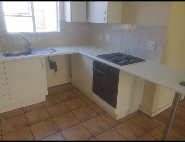 2 BEDROOM APARTMENT FOR SALE IN NORTHCLIFF